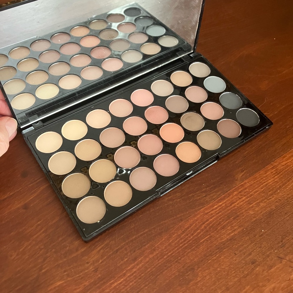 Makeup Revolution Color Nude Eyeshadow Palette